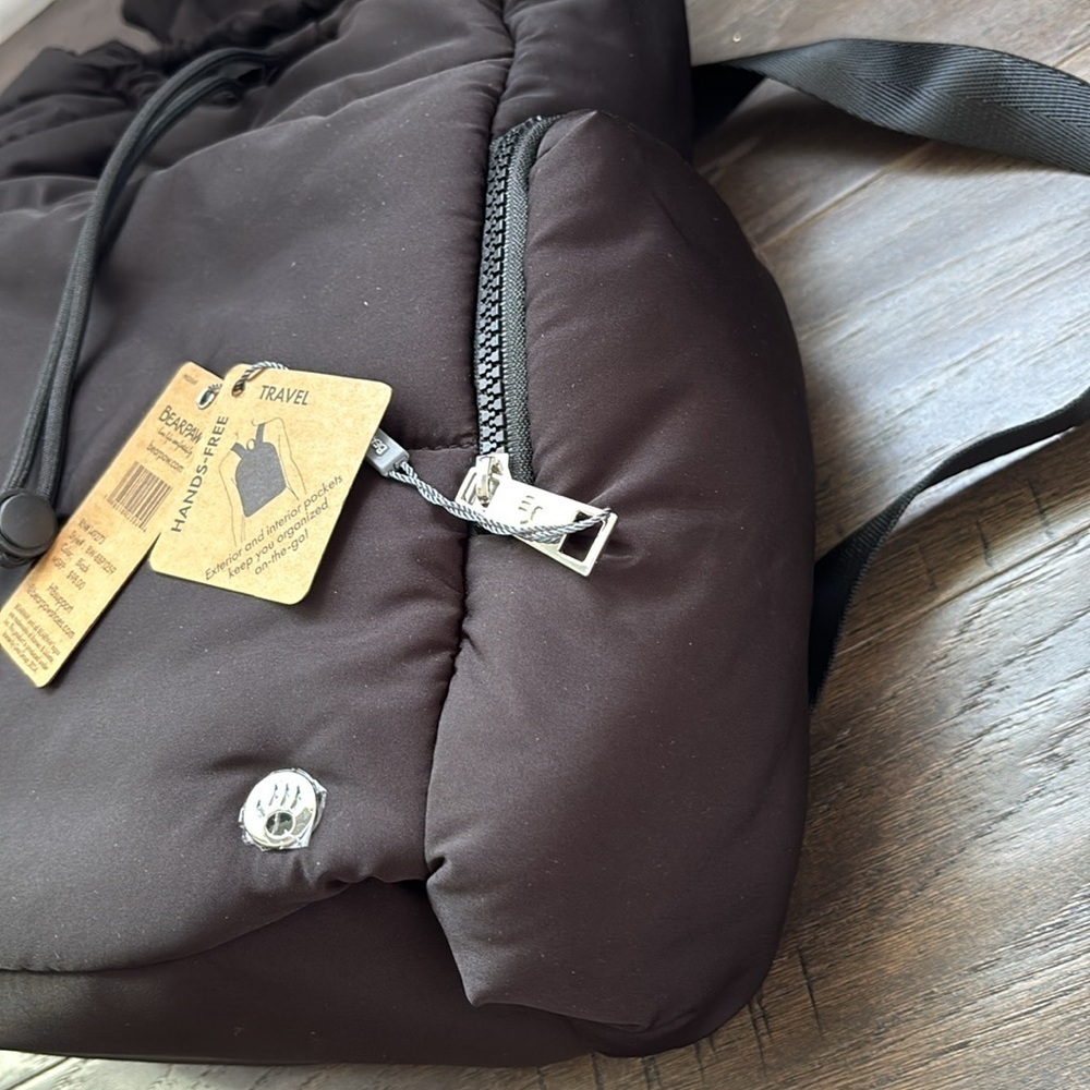Bearpaw Puffer Flap Top Snap & bungee pull,side zip pockets,padded laptop sleeve - Picture 3 of 12